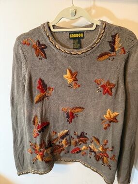 Embroidered Beige Crewneck Sweater with Fall Leaf Detail
